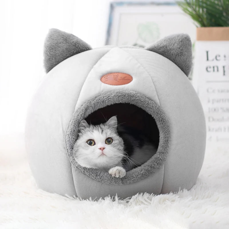 Winter Cat Pet Bed with Ears beunik